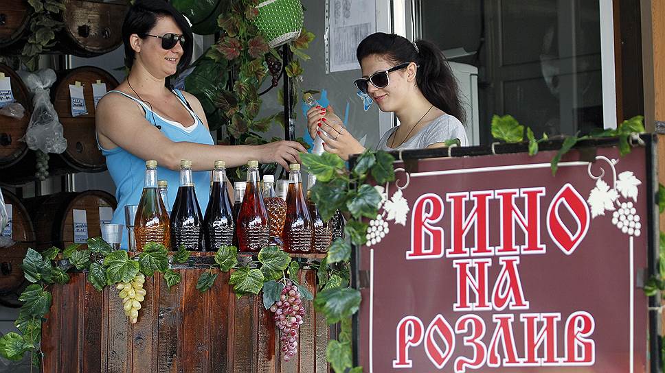 В Крыму запретили продавать вино в разлив