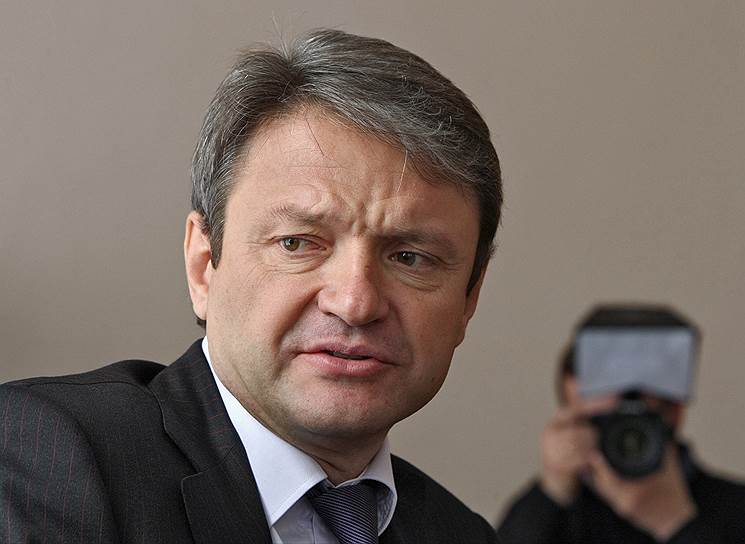 О снижении зарплаты себе и министрам объявил также губернатор Краснодарского края Александр Ткачев