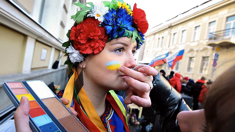 Россияне хорошо относятся к украинцам, но не уверены в ответных чувствах