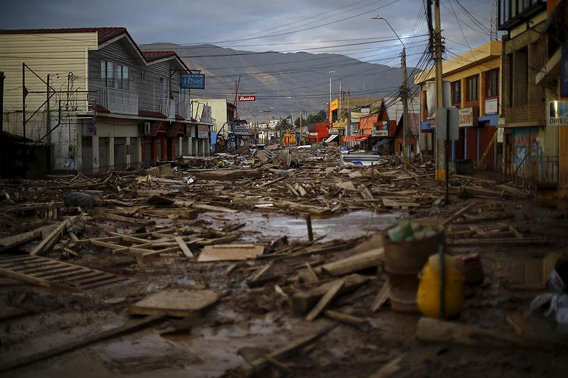 Чаньяраль, Чили. Последствия сильного наводнения 
