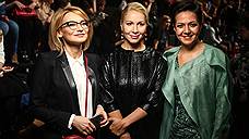 Гости Mercedes-Benz Fashion Week Russia Эвелина Хромченко, Екатерина Одинцова и Ксения Чилингарова