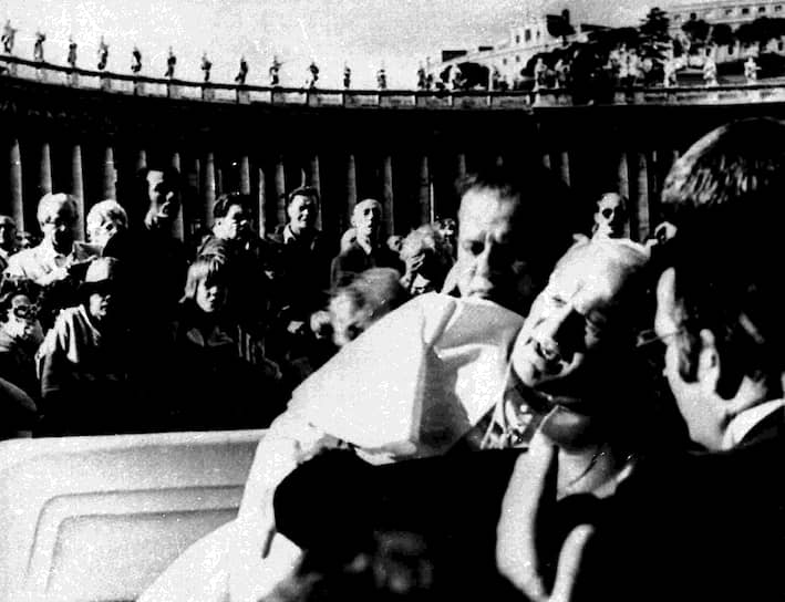 На жизнь папы не раз совершали покушения. 13 мая 1981 года во время проповеди на площади Святого Петра его ранил в живот член турецкой ультраправой группировки «Серые волки» Мехмет Али Агджана