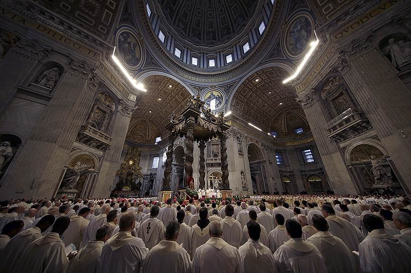 Ватикан. Папа римский Франциск проводит мессу в соборе Святого Петра