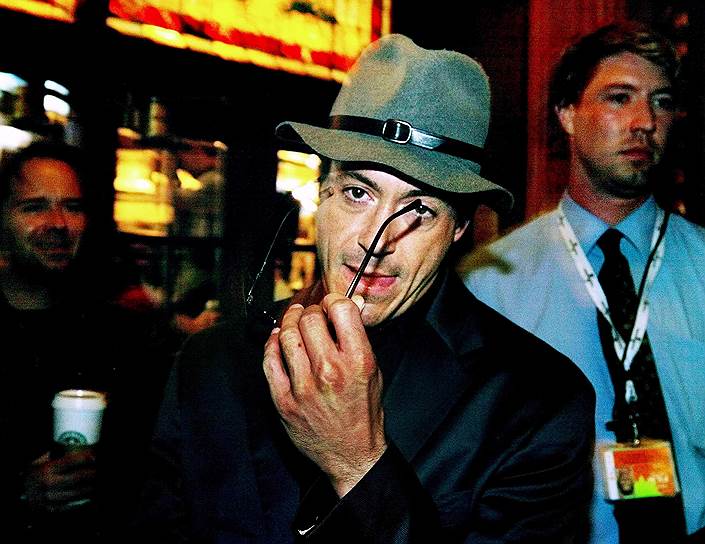 «Я всего лишь нью-йоркский чувак, который случайно оказался в Лос-Анджелесе, сделал вид, что он актер, и ему поверили. Все очень просто: я вырос на улице, и поэтому кинобизнес для меня — это такой цыганский рай, где куча простофиль и дурачья, которые поверят тебе, что бы ты ни сказал»