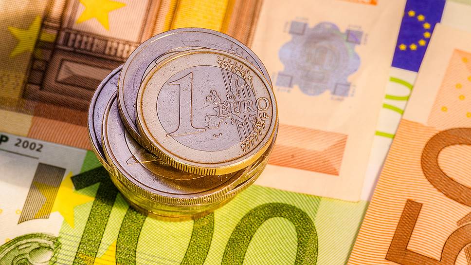 Почему европейская валюта сдает позиции