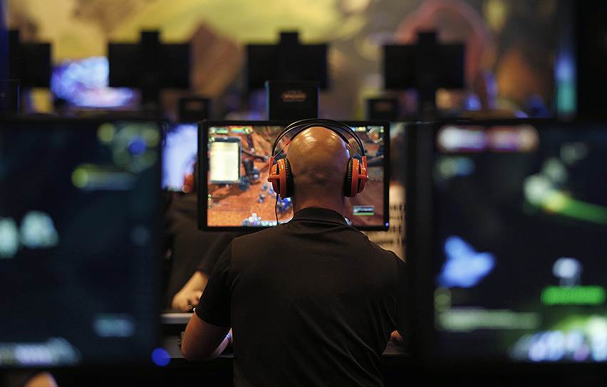 7 апреля. Американский издатель компьютерных игр Blizzard закрыл для жителей Крыма доступ к своим ресурсам. Компания, разработавшая такие популярные игры, как World of Warcraft и Diablo, объясняет свои действия с действующими торговыми ограничениями в отношении полуострова