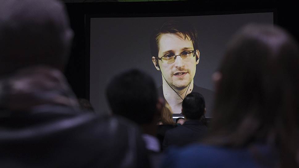 Как в Москве показали документальный фильм об Эдварде Сноудене