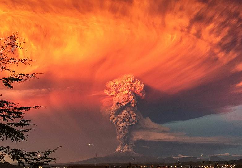 Пуэрто-Монт, Чили. Извержение вулкана Кальбуко