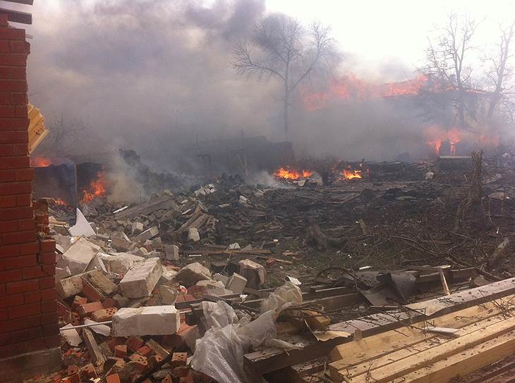 23 апреля. Произошел пожар на складе пиротехники в Орле 