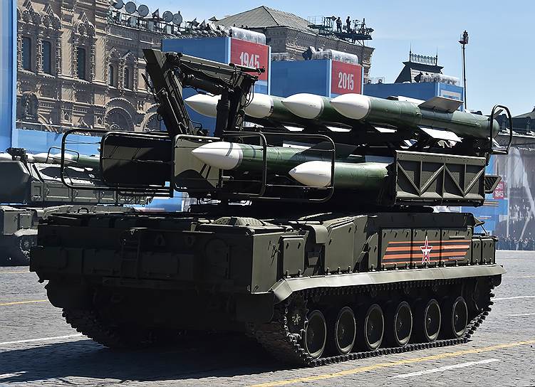 В репетиции парада участвовали танки Т-14 «Армата», самоходные артиллерийские установки «Коалиция-СВ», стратегические ракетные комплексы «Ярс»
