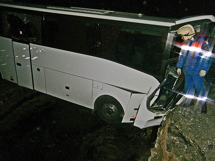 21 сентября 2014 года в Ленинградской области попал в аварию экскурсионный автобус. Водитель не справился с управлением и съехал в котлован в зоне дорожных работ. В автобусе находились 40 пассажиров, из них 34 ребенка. В результате ДТП были госпитализированы 11 детей и 7 взрослых