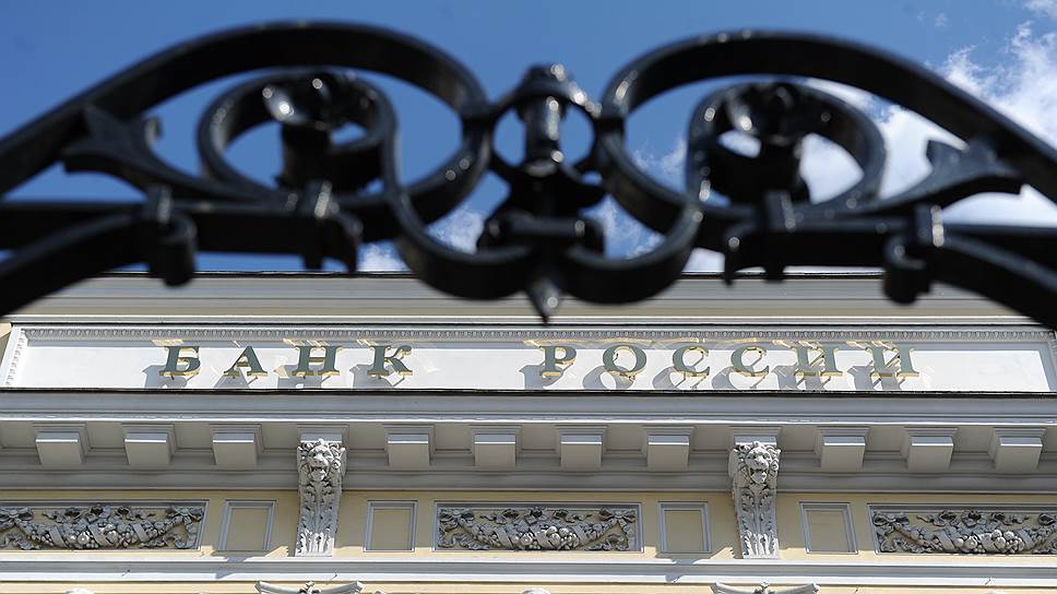 Почему Банк России отозвал лицензию у ОПМ-банка