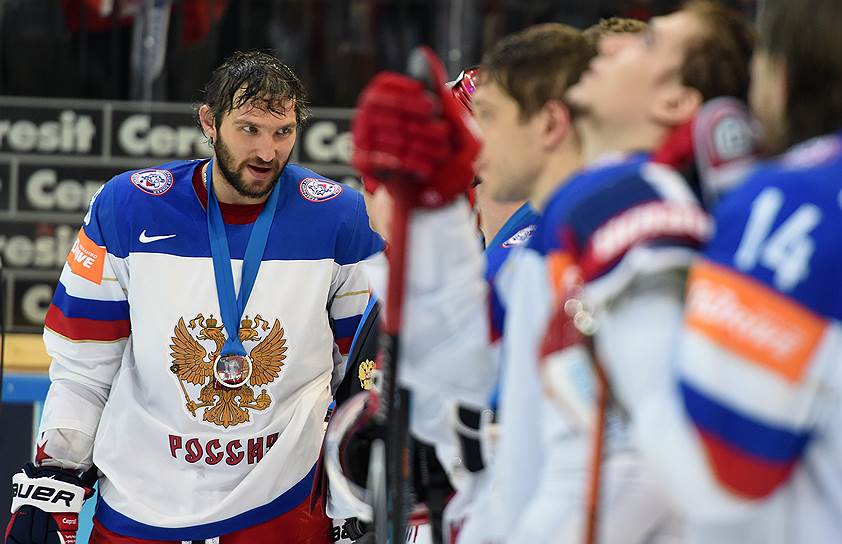 1 место: сборная России	 по хоккею (12 очков)&lt;br>Второе место на чемпионате мира в Чехии
