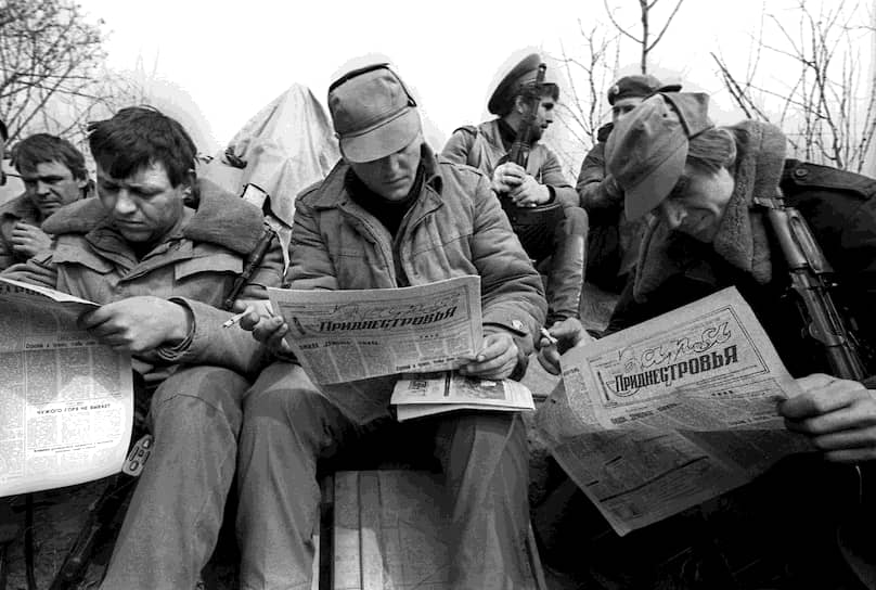 В 1988 году, во время перестройки, в Молдавии активизировались националистические организации, часто выступающие с антисоветскими и антирусскими лозунгами. Формировался «Народный фронт Молдовы» и организация, призывающая к присоединению к Румынии