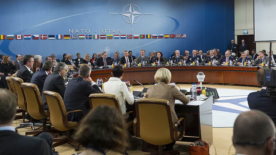 Министры обороны стран НАТО обсудили политику Москвы