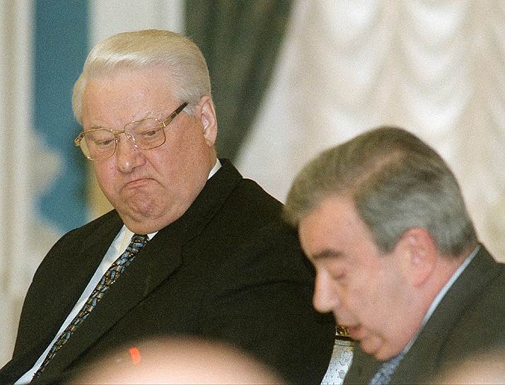Первый президент России Борис Ельцин: «Иногда вот обсуждаю, скажем, с Евгением Максимовичем вдвоем или в другом составе, просто удовольствие, так сказать, испытываешь, как он находит эти решения»