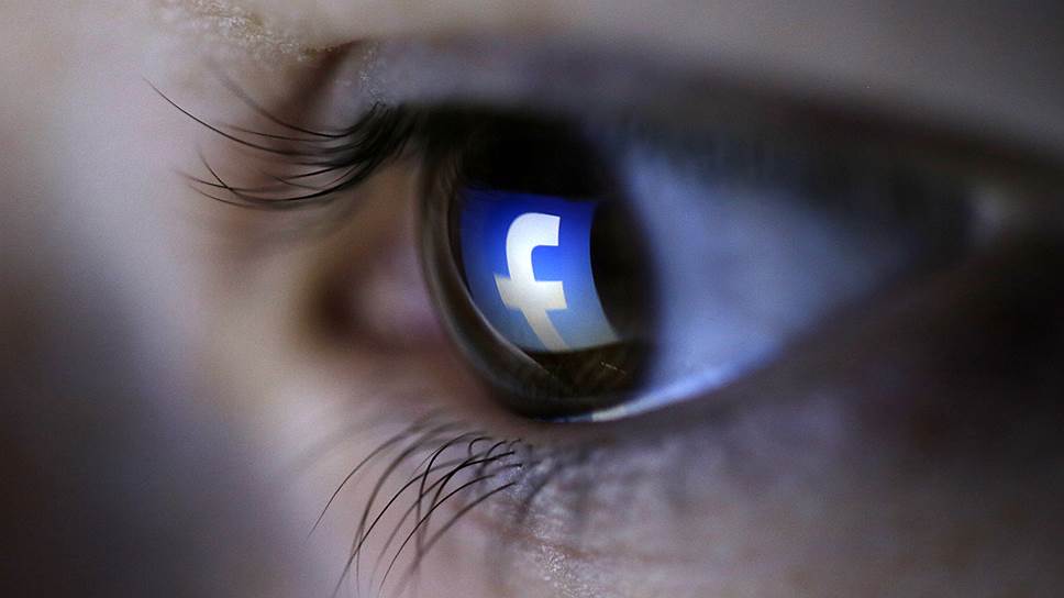Facebook отбивает рекламщиков у Google