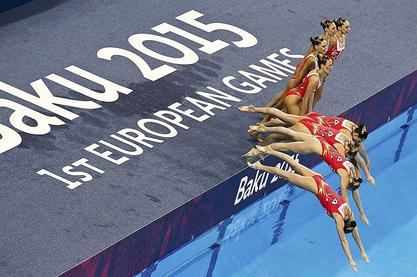 На Европейских играх, проходивших в Баку с 12 по 28 июня, наша юниорская сборная по синхронному плаванию выиграла золото во всех четырех программах: соло, дуэте, групповой и комбинации