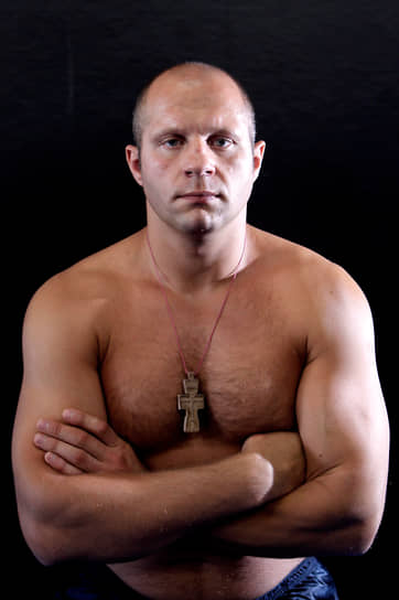 Федор Емельяненко имеет самую продолжительную серию среди всех действующих бойцов ММА — 10 лет без поражений, прервавшуюся в конце 2000-х