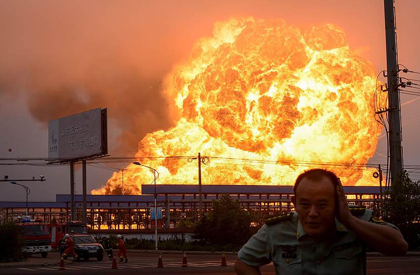 Жичжао, Китай. Взрыв на нефтехимическом комбинате в провинции Шаньдун