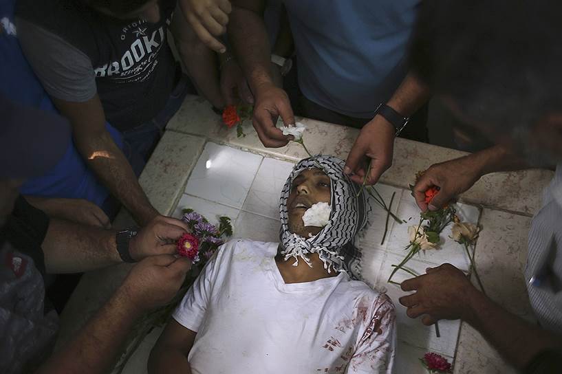 Рамалла, Палестина. Подозреваемый в подготовке терактов палестинец, застреленный полицейскими