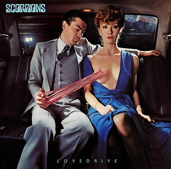 Обложка альбома Scorpions «Lovedrive» (1979)&lt;br>Это не первый случай, когда дизайнеры альбомов Scorpions экспериментировали с эротикой — например, альбом “Virgin Killer” (1976) вызвал скандал из-за обложки с обнаженной десятилетней девочкой. Во многих странах он продавался упакованным в черный пластик. Обложку “Lovedrive” создал настоящий классик — Сторм Торгерсон, постоянный дизайнер Pink Floyd и Питера Гэбриела, а впоследствии The Cranberries и Muse. Playboy назвал придуманный Торгерсоном сюжет с прилипшей к груди модели жевательной резинкой “лучшей обложкой 1979 года”, но группе все же пришлось придумать более целомудренный вариант для пуританских стран