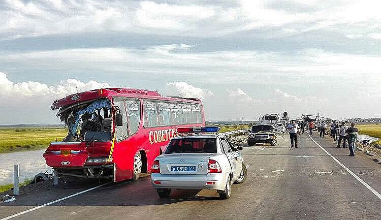 5 августа. В результате ДТП с участием двух автобусов в Хабаровском крае погибли 15 человек, 63 пострадали