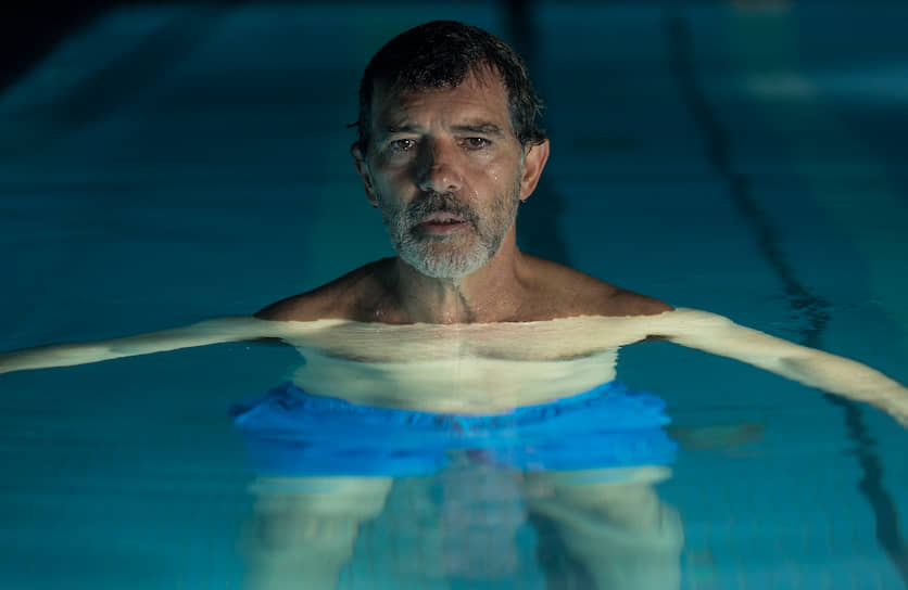В 2019 году за роль переживающего творческий кризис режиссера в фильме Педро Альмодовара «Боль и слава» Бандерас получил в Канне приз за лучшую мужскую роль, а также был номинирован на «Оскар» и «Золотой глобус»