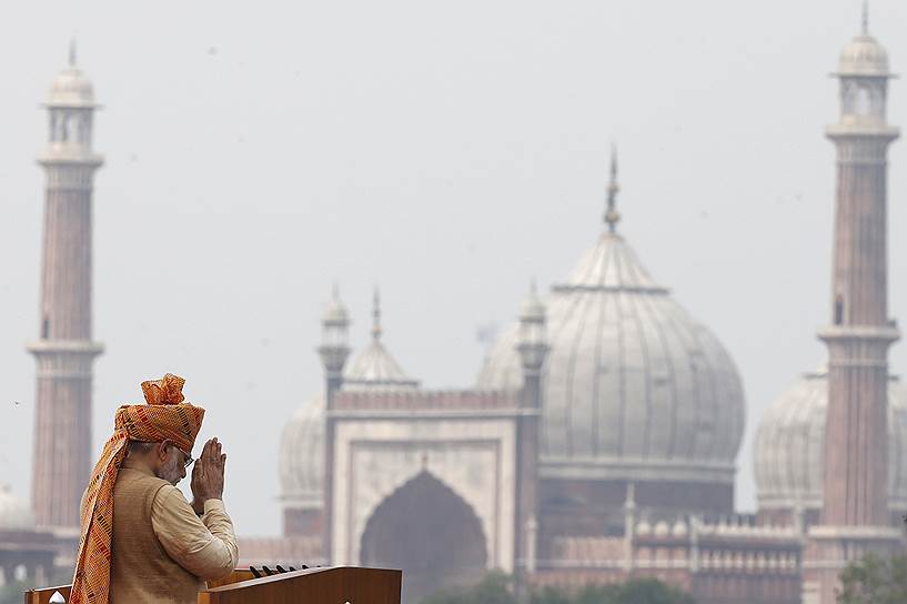 Премьер-министр Индии Нарендра Моди после обращения к нации