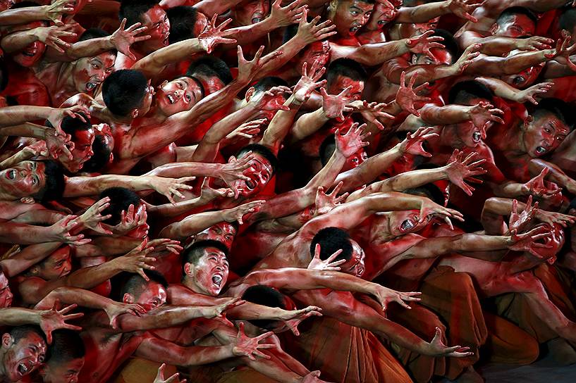 Пекин, Китай. Танцоры во время представления в честь 70-летия победы КНР в войне сопротивления против Японии, а также 70-летия окончания Второй мировой войны