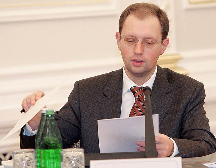 Министр экономики Украины Арсений Яценюк (2005 год)