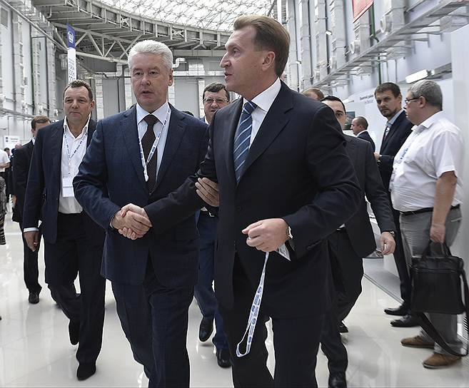 Мэр Москвы Сергей Собянин (слева) и первый заместитель председателя правительства России Игорь Шувалов