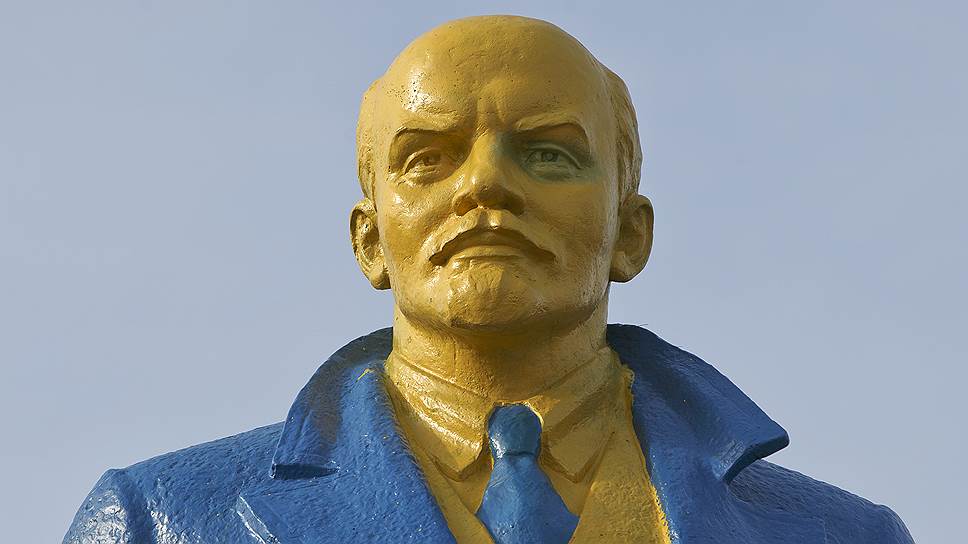 Как Буденный и Ленин попали под санкции Киева