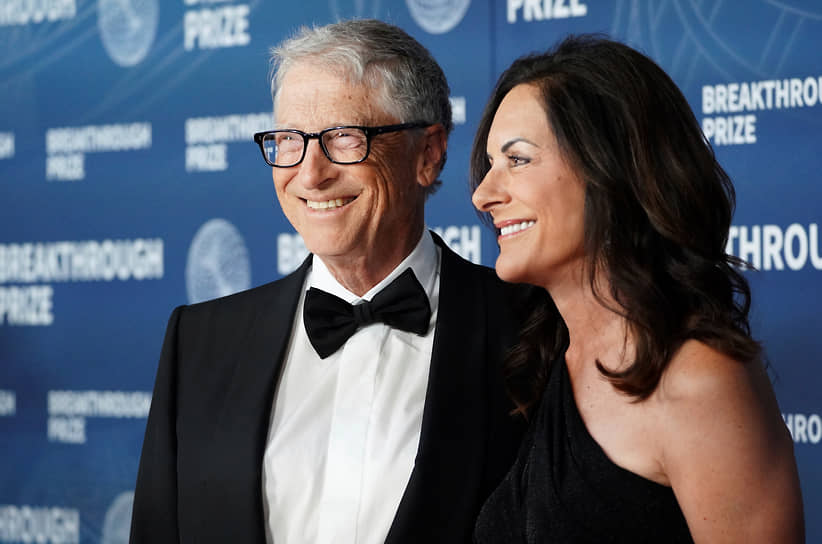 Билл Гейтс и его девушка Пола Херд в Лос-Анджелесе, 2025 год