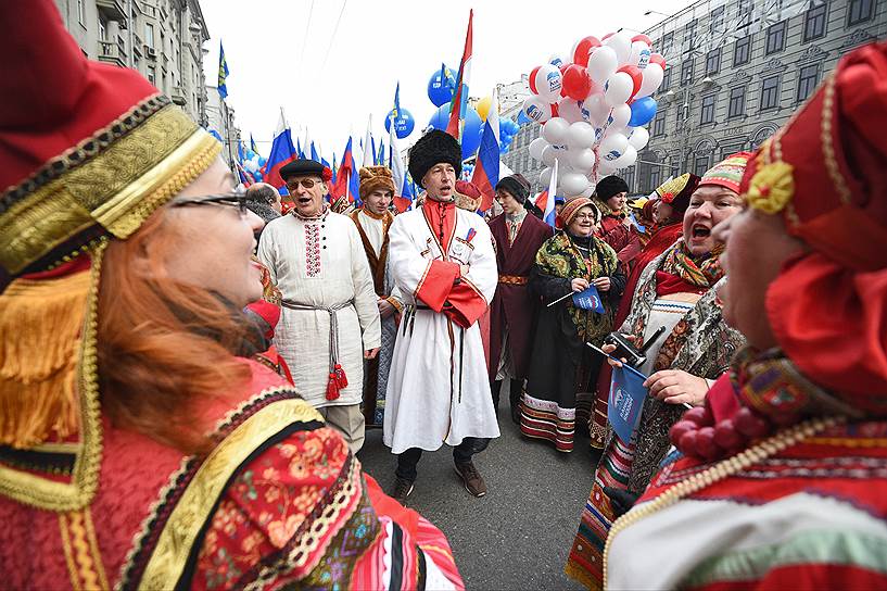 4 ноября. В Москве прошел митинг-концерт «Мы едины», посвященный Дню народного единства. Мероприятие началось шествием со станции метро Маяковская и продолжилось концертом, который начался минутой молчания в знак памяти погибшим в авиакатастрофе в Египте. По данным МВД, порядка 500 человек приняли участие в акции националистов ко Дню народного единства в Люблино