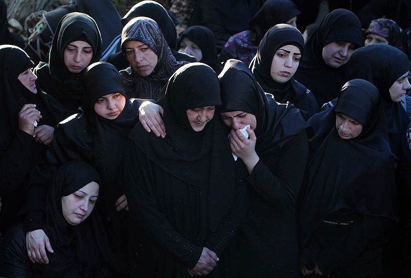 Таллуса, Ливан. Похороны мужчины, погибшего в результате теракта в Бейруте