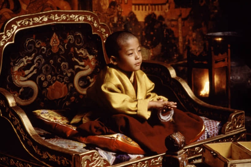 В 1997 году Мартин Скорсезе снял фильм «Кундун»,  рассказывающий о жизни и трагической судьбе четырнадцатого далай-ламы. После выхода картины режиссер попал в китайский «черный список» лиц, которым запрещен въезд в Тибет