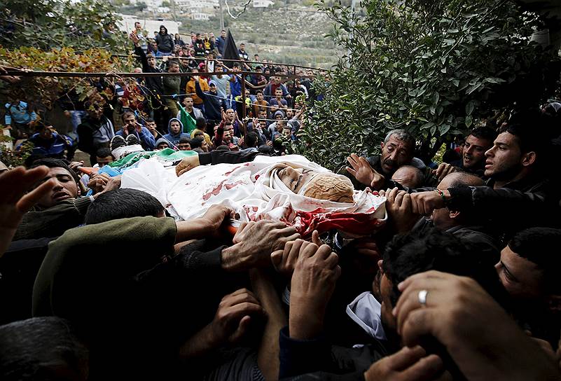 Катанна, Палестина. Похороны местного жителя, убитого во время столкновений с израильскими военными