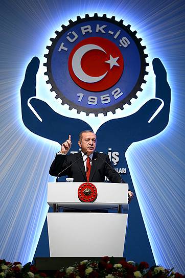 3 декабря. Президент Турции Реджеп Тайип Эрдоган заявил о намерении предъявить миру доказательства того, что Россия торгует нефтью, добытой на захваченных организацией «Исламское государство» территориях Сирии и Ирака 