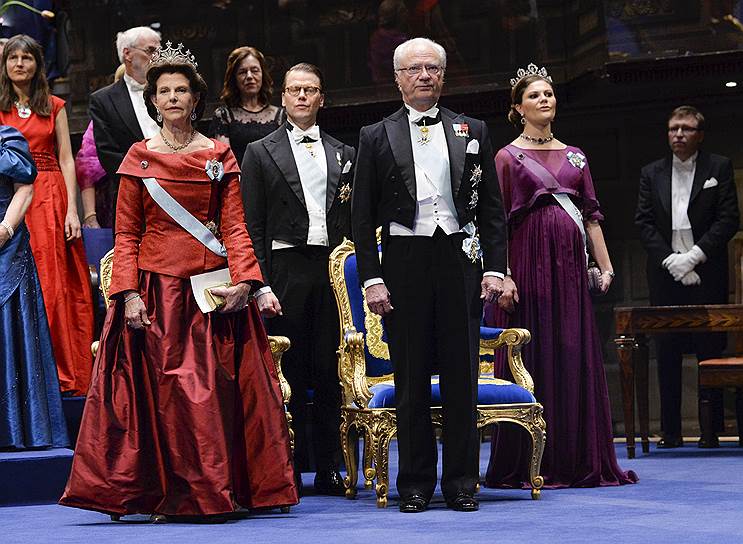 Королевская семья Швеции: королева Сильвия, принц Даниэль, король Карл XVI Густав и принцесса Виктория