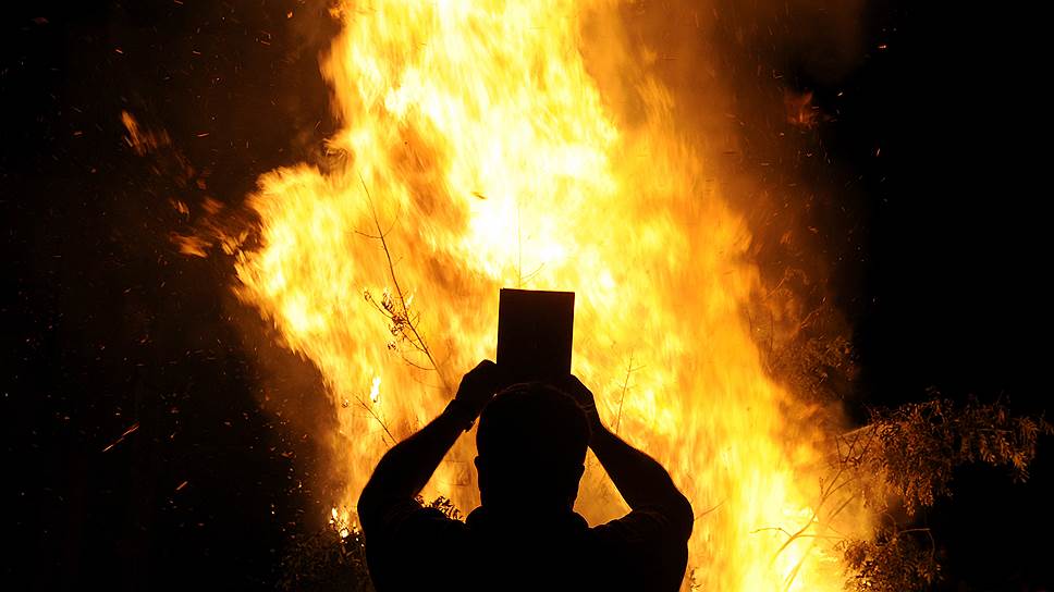 Сожжение книг объявили профилактикой духовных терактов