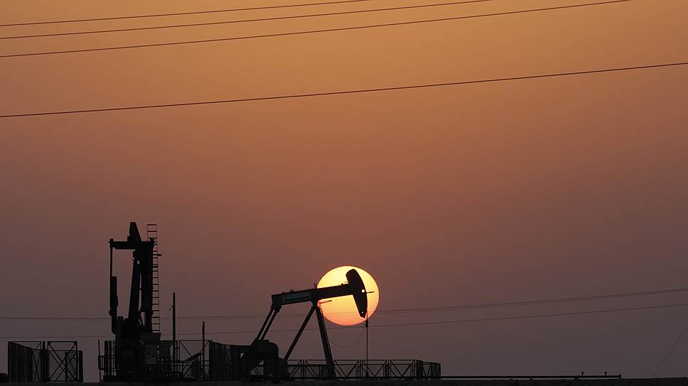Нефть опустилась ниже $28 за баррель