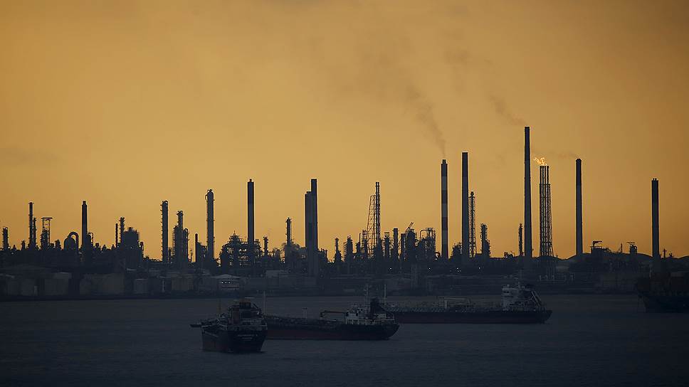 Нефтяники сообщают о падении прибылей