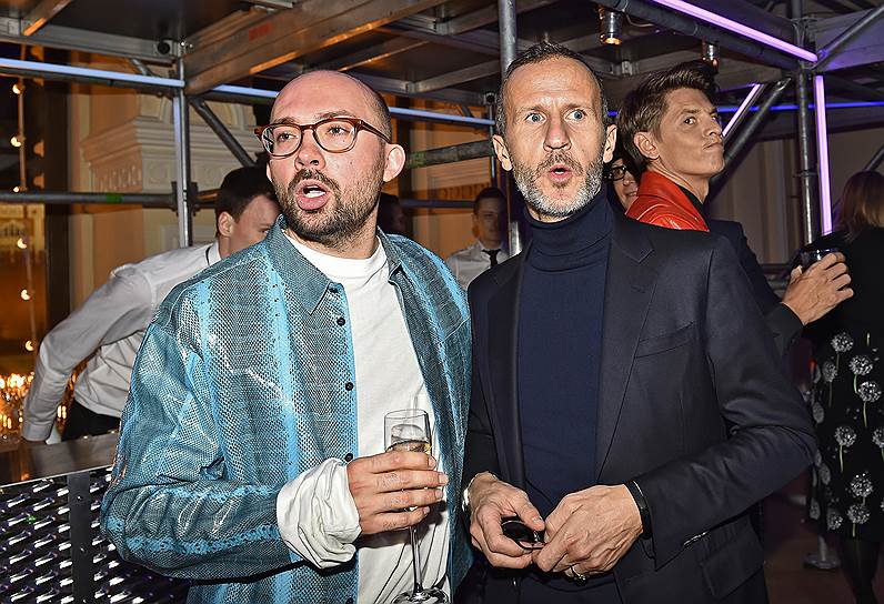 Слева направо: диджей Виталий Козак и директор по внешним связям Prada Group Стефано Кантино на вечеринке Miu Miu Club в ГУМе