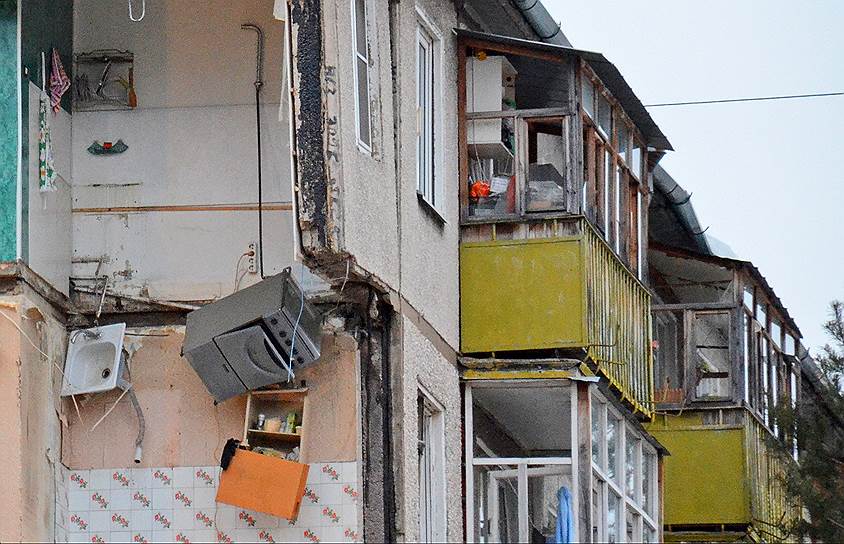 Ярославль, Россия. Из-за взрыва бытового газа обрушился подъезд пятиэтажного дома