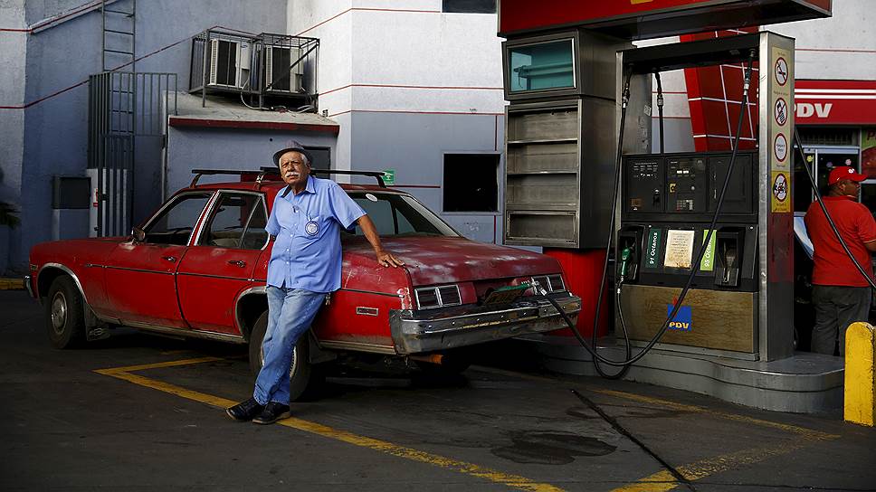 Венесуэла поднимает цены на бензин в шесть раз