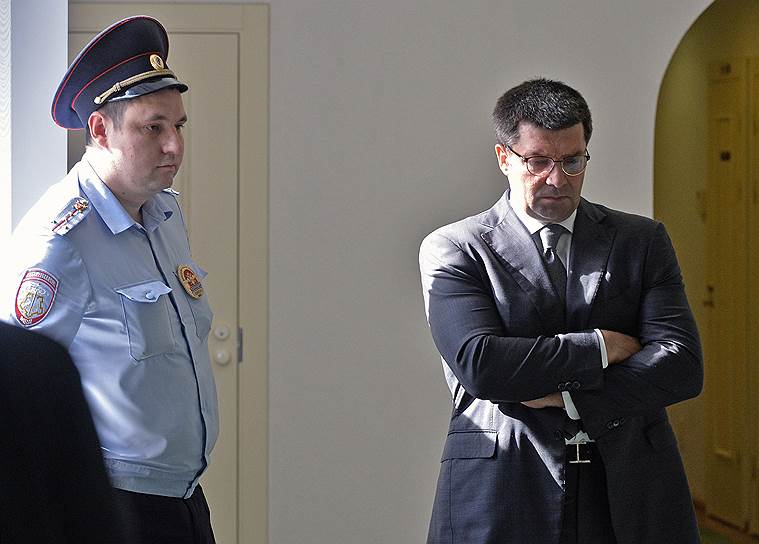 Зампред комитета Госдумы по противодействию коррупции Олег Денисенко 