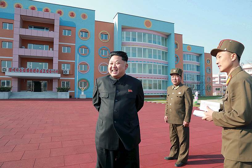 Ким Чон Ын инспекутирует строительство нового детского  дома в Вонсане