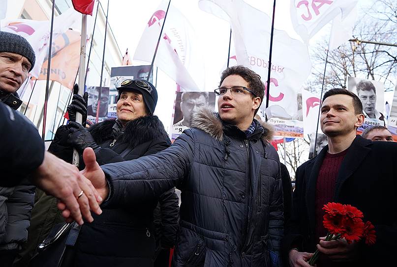 Владелица издательства «Новое литературное обозрение» Ирина Прохорова, сын Бориса Немцова Антон Немцов и заместитель председателя ПАРНАС Илья Яшин 