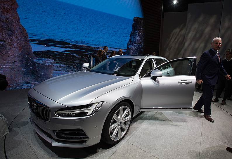 Новый Volvo V90 – сочетание комфорта представительского автомобиля и возможностей кузова универсал. А также современного стиля Volvo, конечно. Подробнее: &lt;a href=http://www.kommersant.ru/doc/2928319 target=_blank>href=http://www.kommersant.ru/doc/2928319&lt;/a>